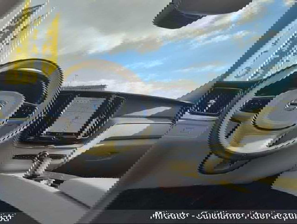 Volvo XC60 usata a Roma (9)