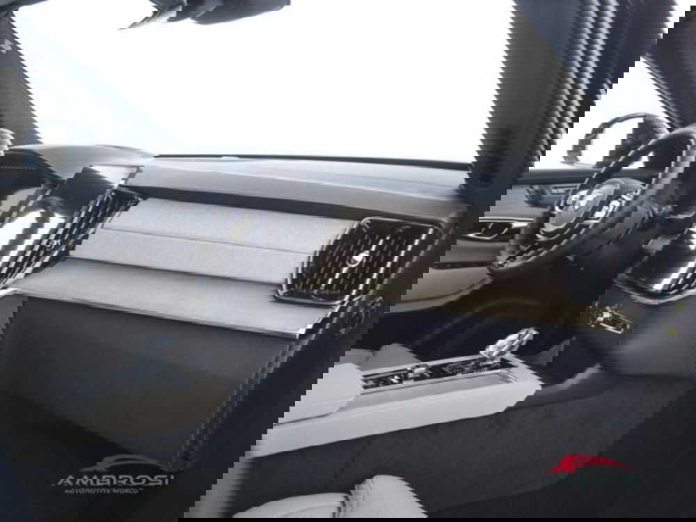 Volvo XC90 nuova a Perugia (14)