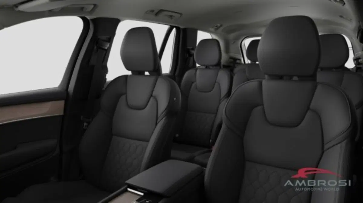Volvo XC90 nuova a Perugia (12)