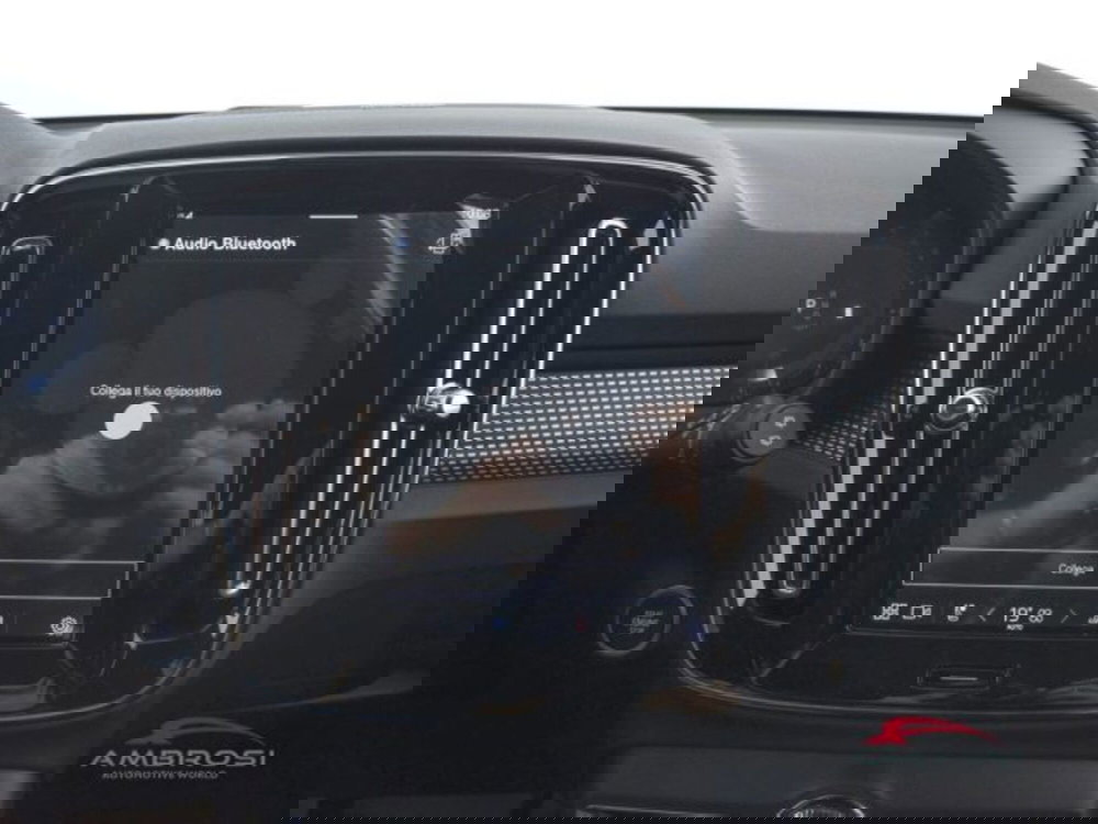 Volvo XC40 nuova a Perugia (14)