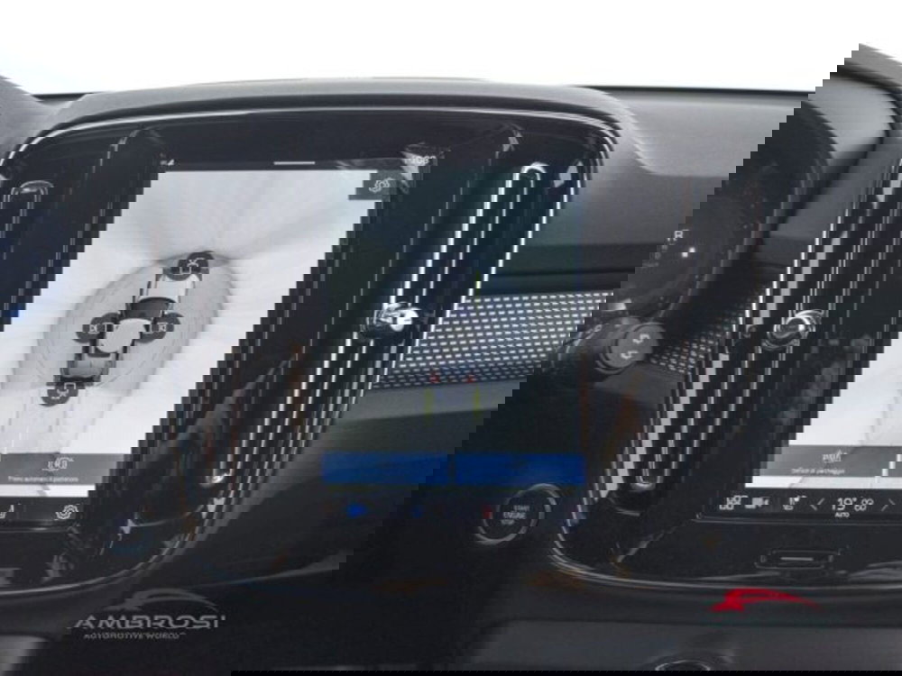 Volvo XC40 nuova a Perugia (15)