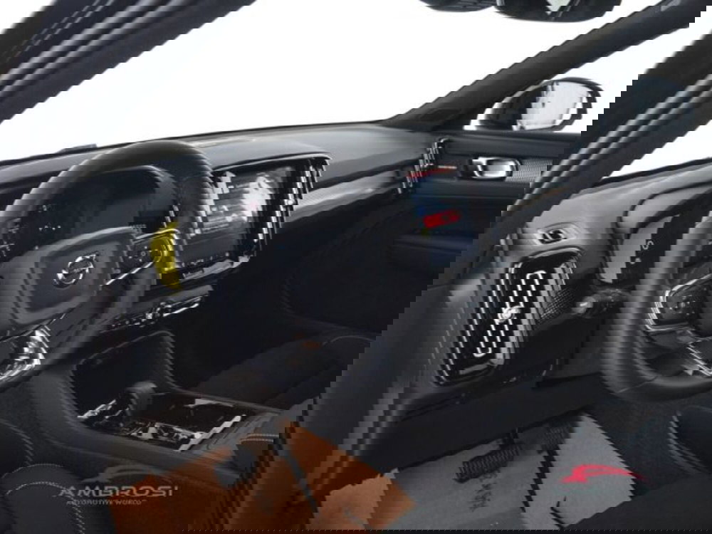 Volvo XC40 nuova a Perugia (8)