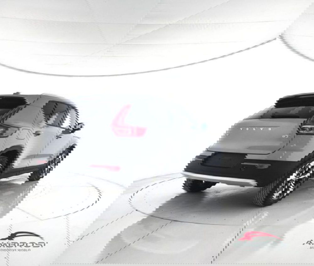 Volvo XC40 nuova a Perugia (3)
