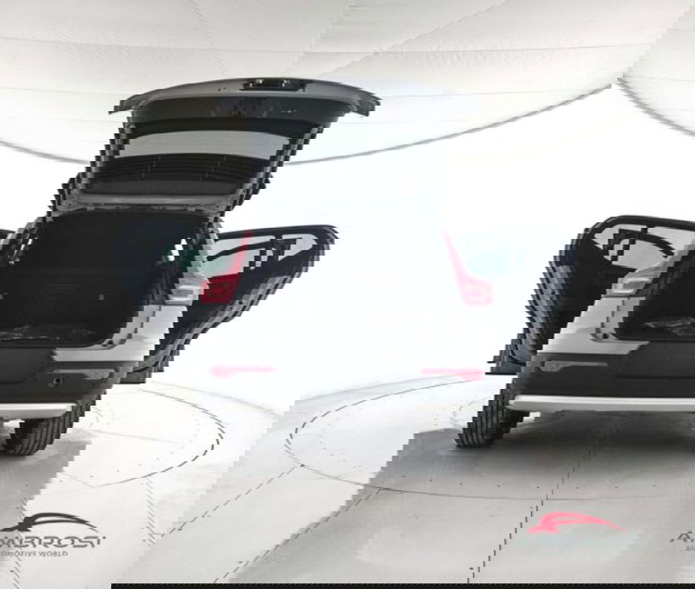 Volvo XC40 nuova a Perugia (7)