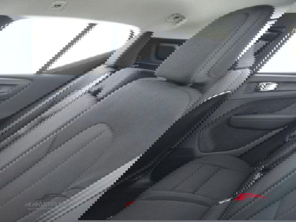 Volvo XC40 nuova a Perugia (10)