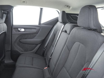 Volvo XC40 B3 automatico Essential nuova a Corciano