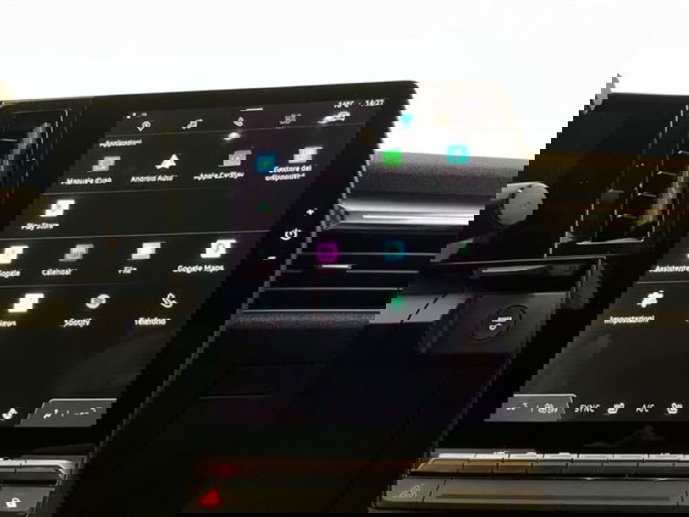 Renault Megane E-Tech Electric usata a Como (13)