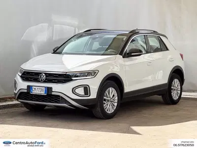Volkswagen T-Roc 1.0 TSI Life del 2023 usata a Albano Laziale