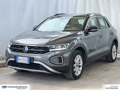 Volkswagen T-Roc 2.0 tdi Life 115cv del 2023 usata a Albano Laziale