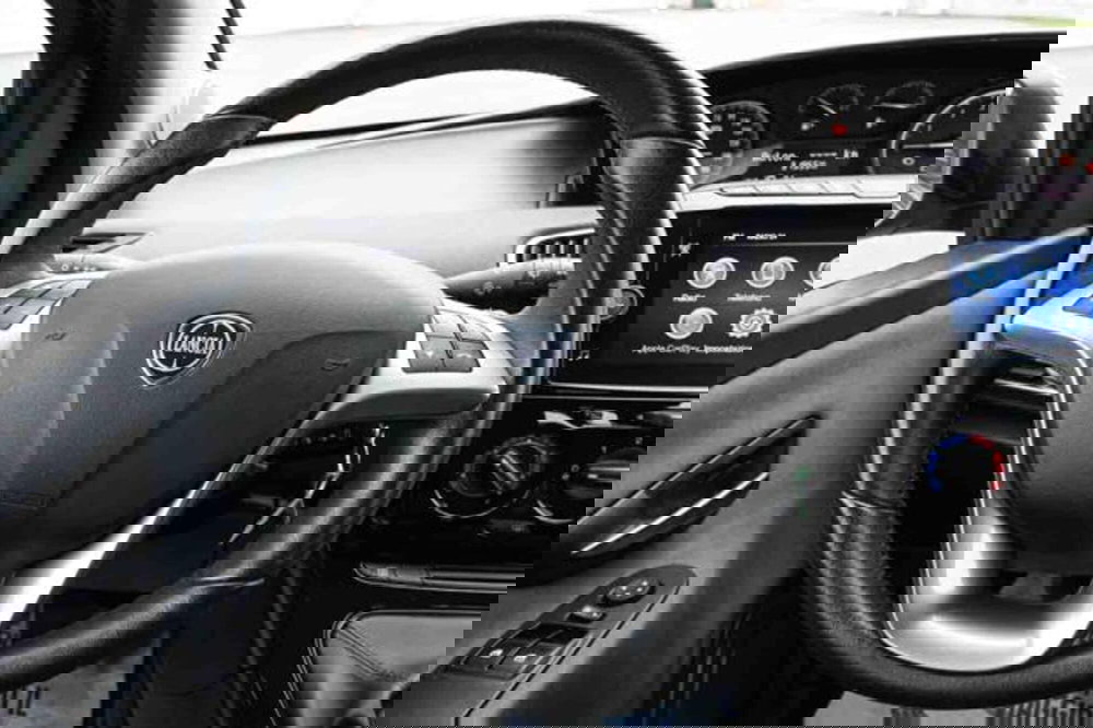 Lancia Ypsilon usata a Torino (15)