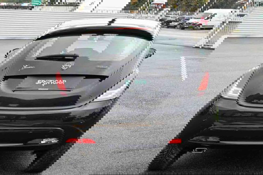 Lancia Ypsilon usata a Torino (6)