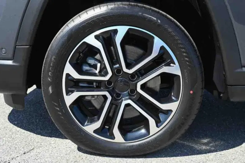 Jeep Compass nuova a Torino (10)