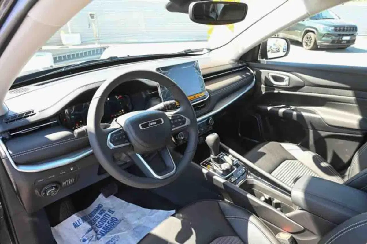 Jeep Compass nuova a Torino (12)