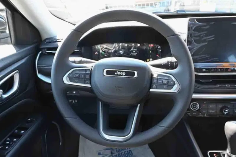 Jeep Compass nuova a Torino (16)