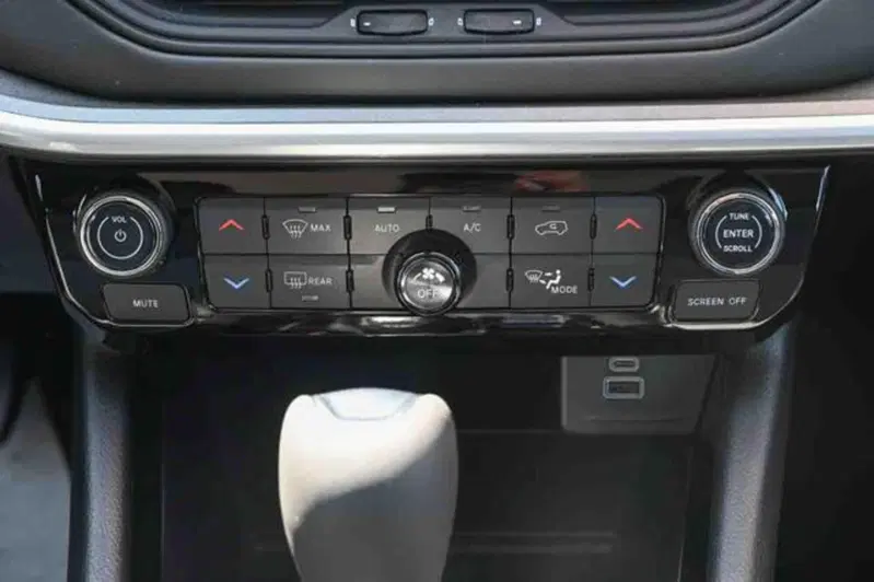 Jeep Compass nuova a Torino (19)
