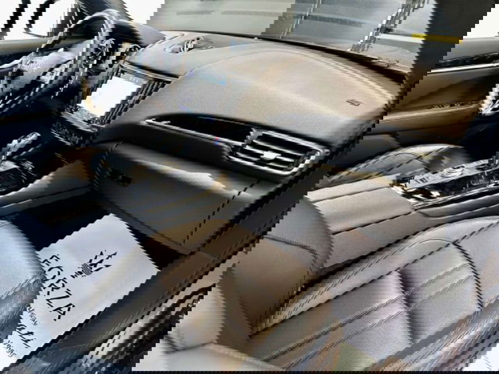 Maserati Levante usata a Torino (12)