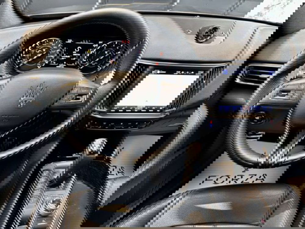 Maserati Levante usata a Torino (14)