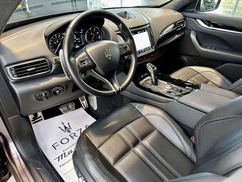 Maserati Levante usata a Torino (7)