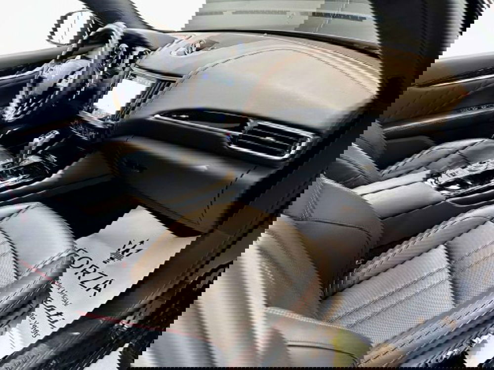 Maserati Levante usata a Torino (12)