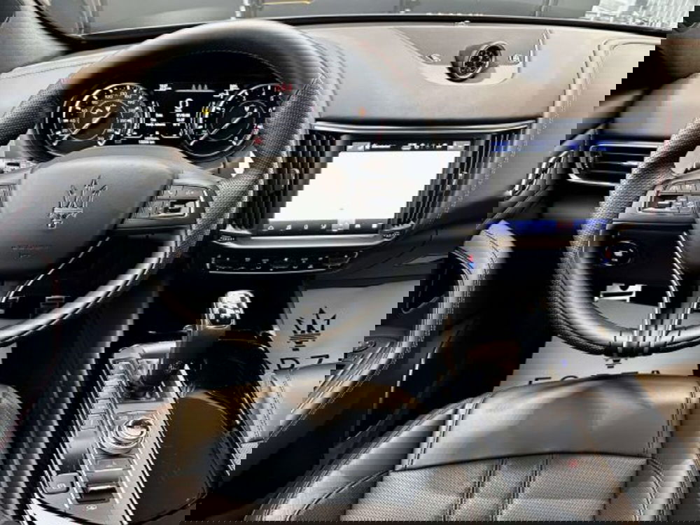 Maserati Levante usata a Torino (14)