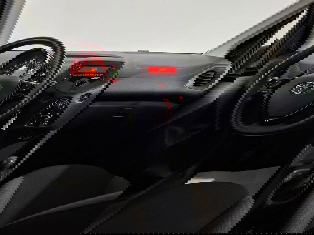 Toyota Aygo usata a Torino (12)