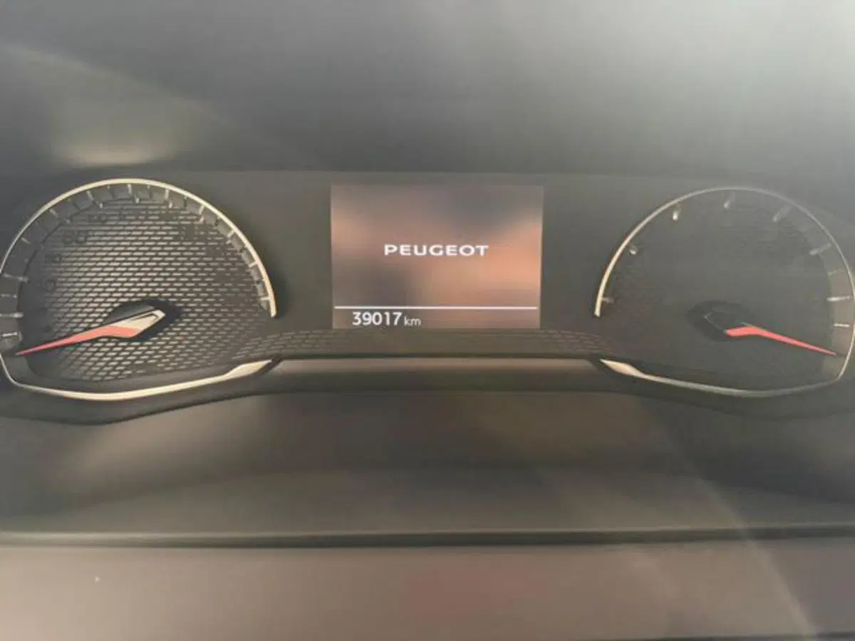 Peugeot 208 usata a Salerno (15)