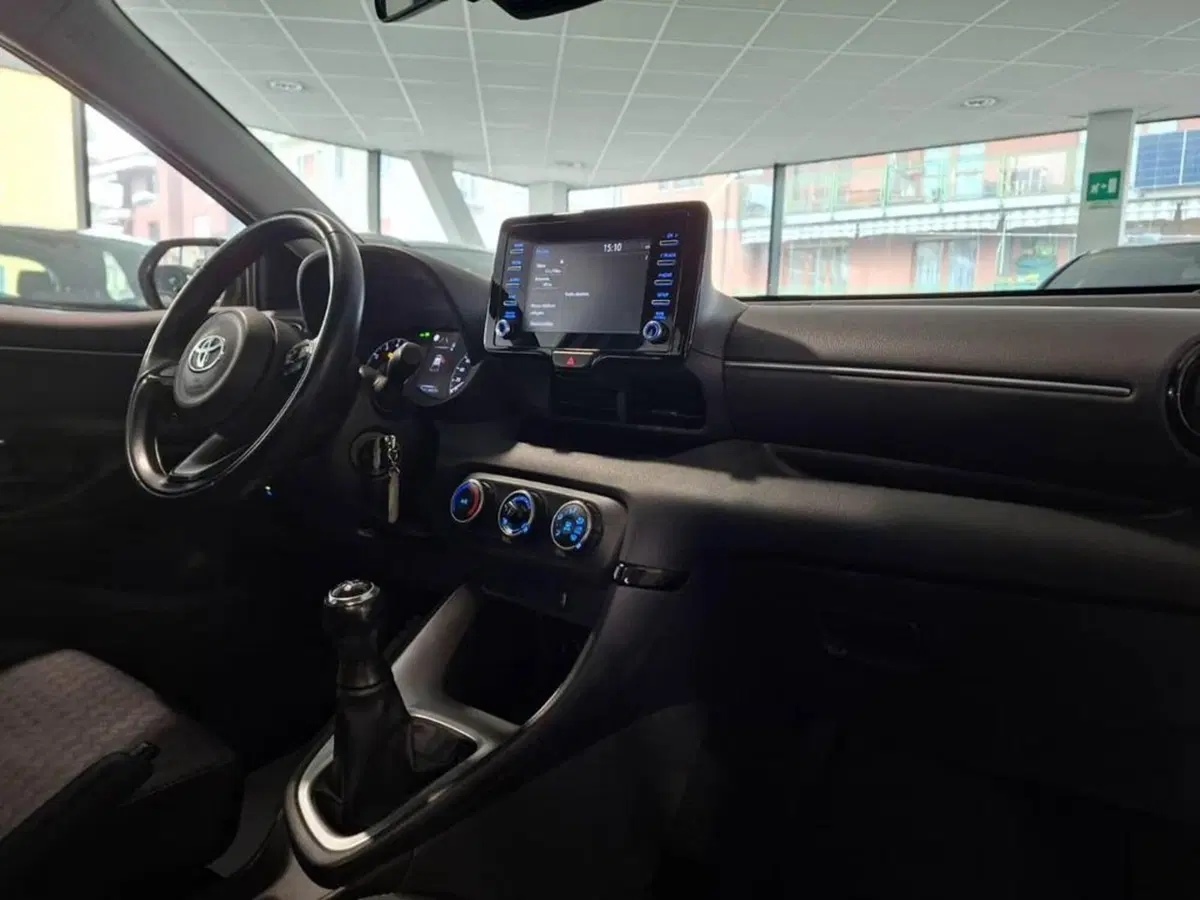 Toyota Yaris usata a Torino (12)