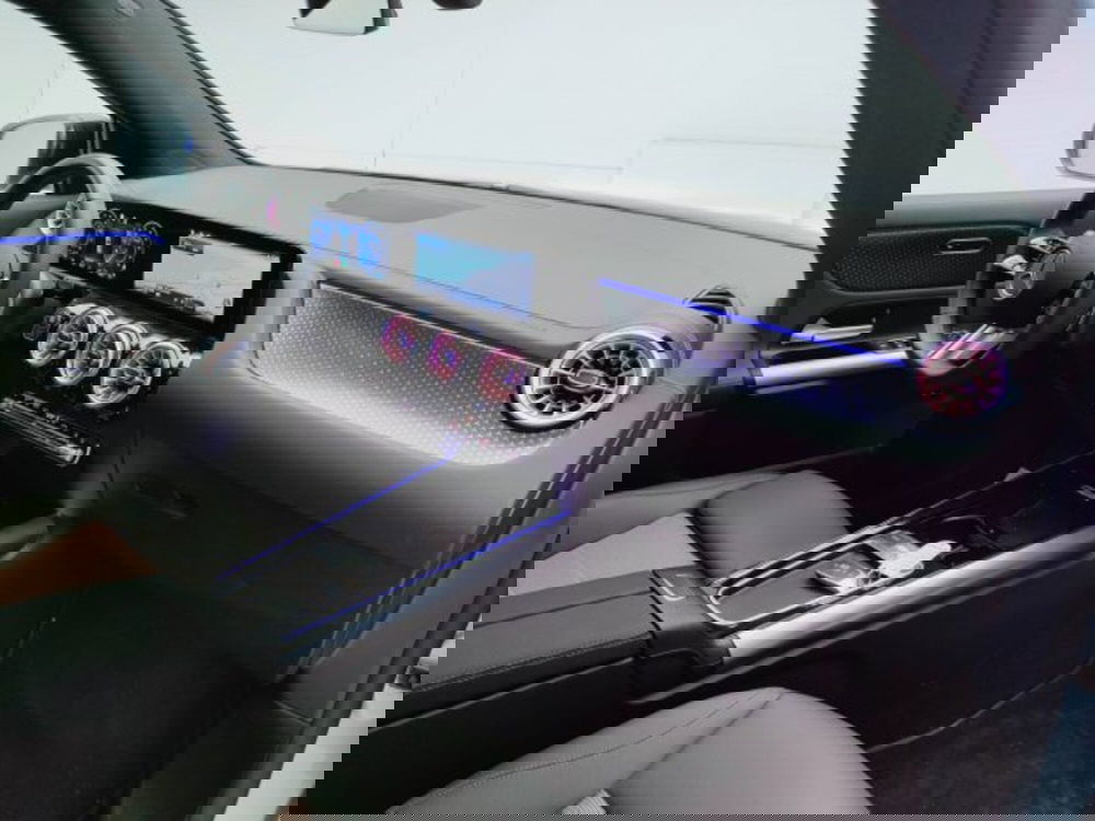 Mercedes-Benz EQA usata a Teramo (9)