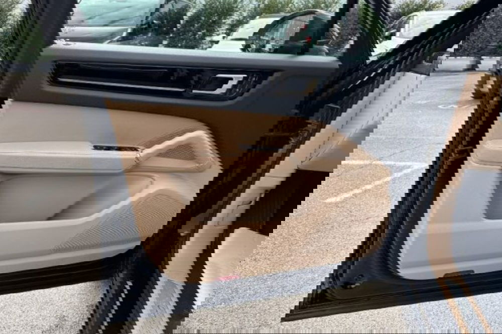 Porsche Cayenne usata a Latina (12)