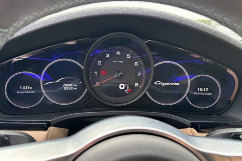 Porsche Cayenne usata a Latina (13)