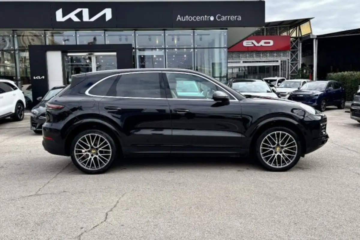 Porsche Cayenne usata a Latina (4)