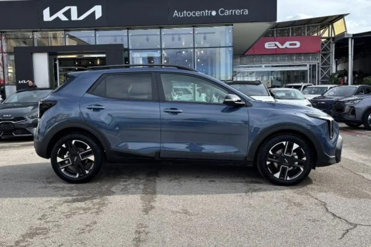 Kia Stonic usata a Latina (4)