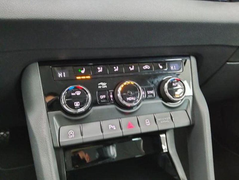 Skoda Karoq usata a Como (17)