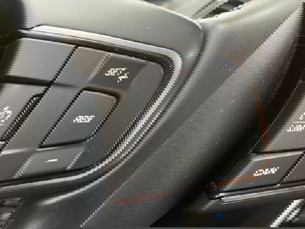 Jaguar XE usata a Como (11)