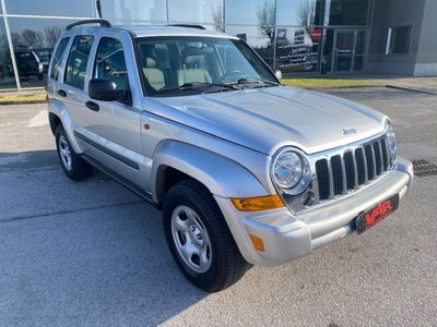 Jeep Cherokee 2.8 CRD Limited del 2005 usata a Beinette