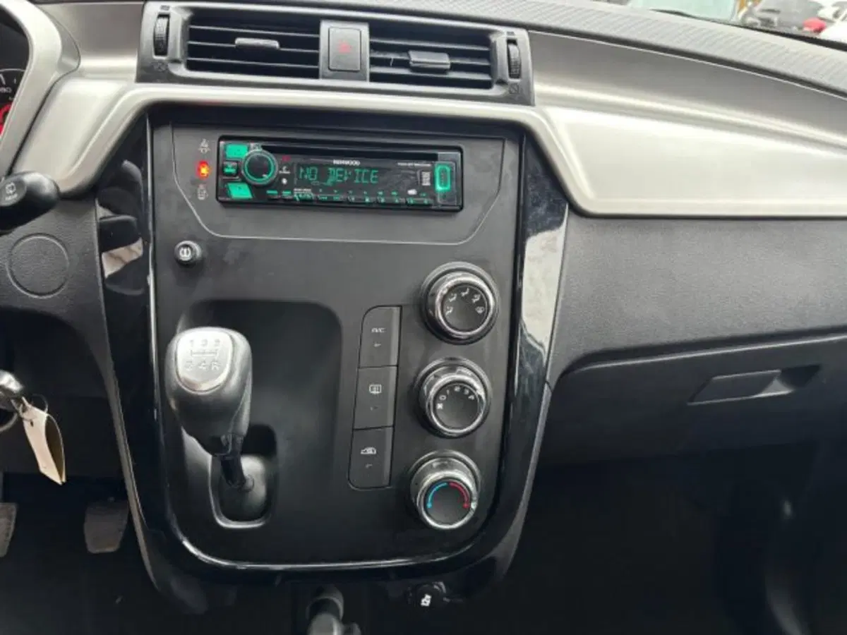 Mahindra KUV100 usata a Cuneo (12)