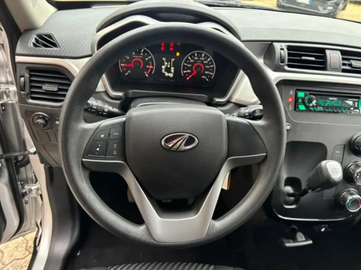 Mahindra KUV100 usata a Cuneo (15)