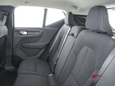 Volvo XC40 B3 automatico Essential nuova a Corciano