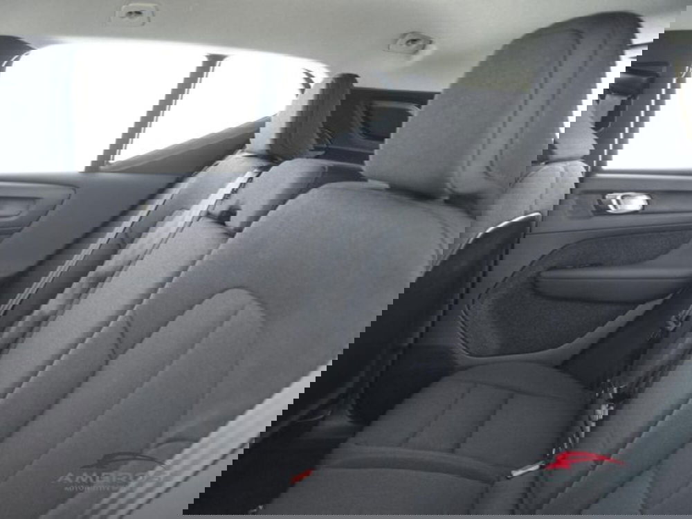 Volvo XC40 nuova a Perugia (10)