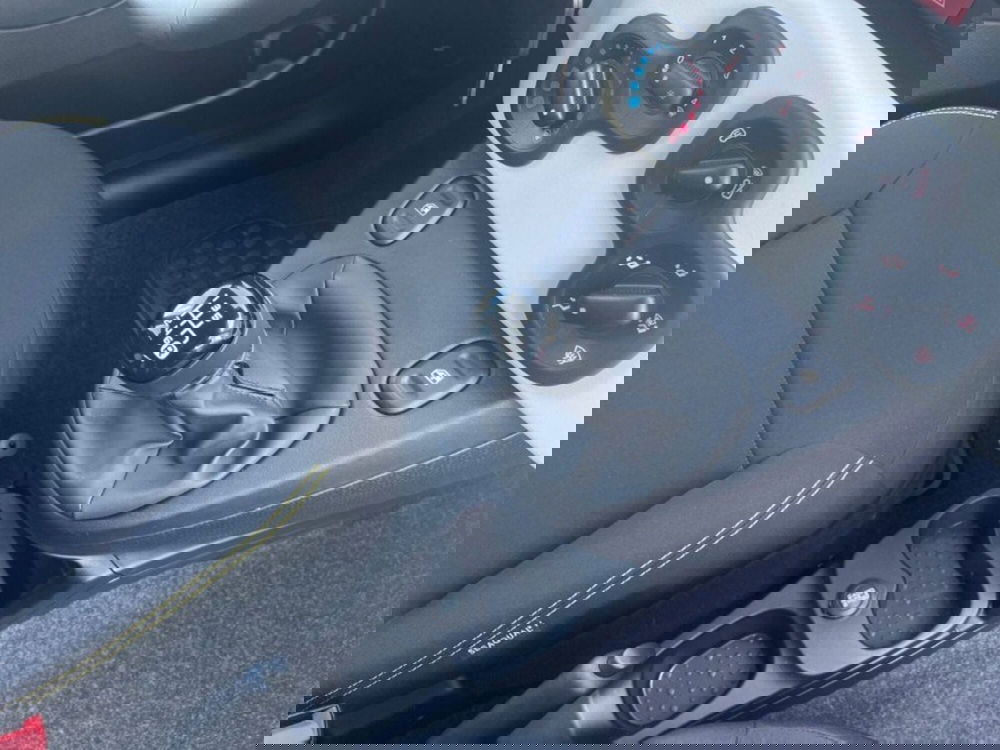 Fiat Panda Cross nuova a Lecco (13)