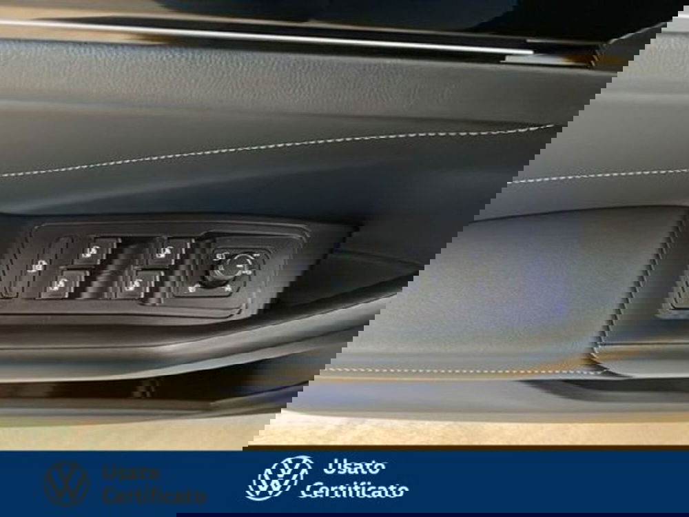 Volkswagen T-Roc nuova a Vicenza (19)