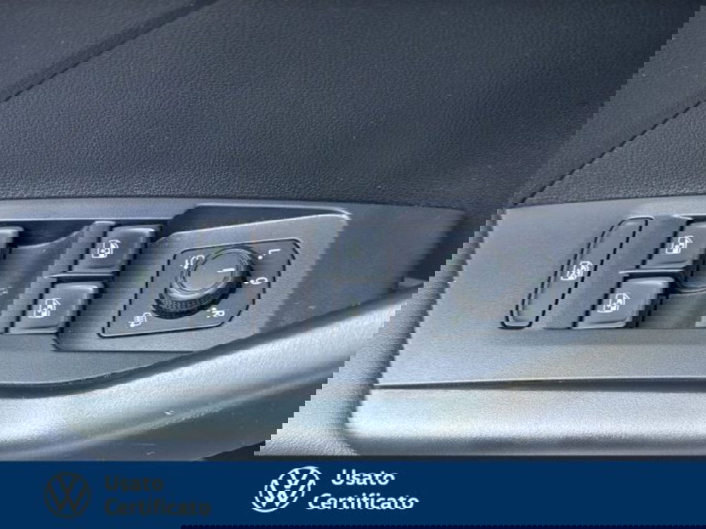 Volkswagen T-Cross usata a Vicenza (12)