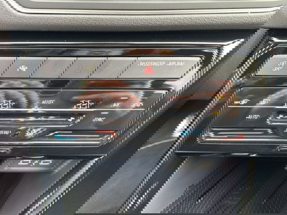 Volkswagen T-Cross nuova a Vicenza (18)