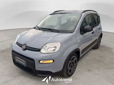 Fiat Panda 1.0 FireFly S&amp;S Hybrid City Cross del 2022 usata a Lecce