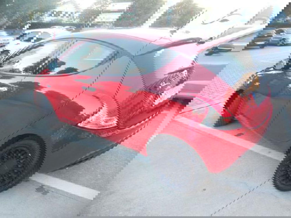 Lancia Ypsilon usata a Pisa (3)