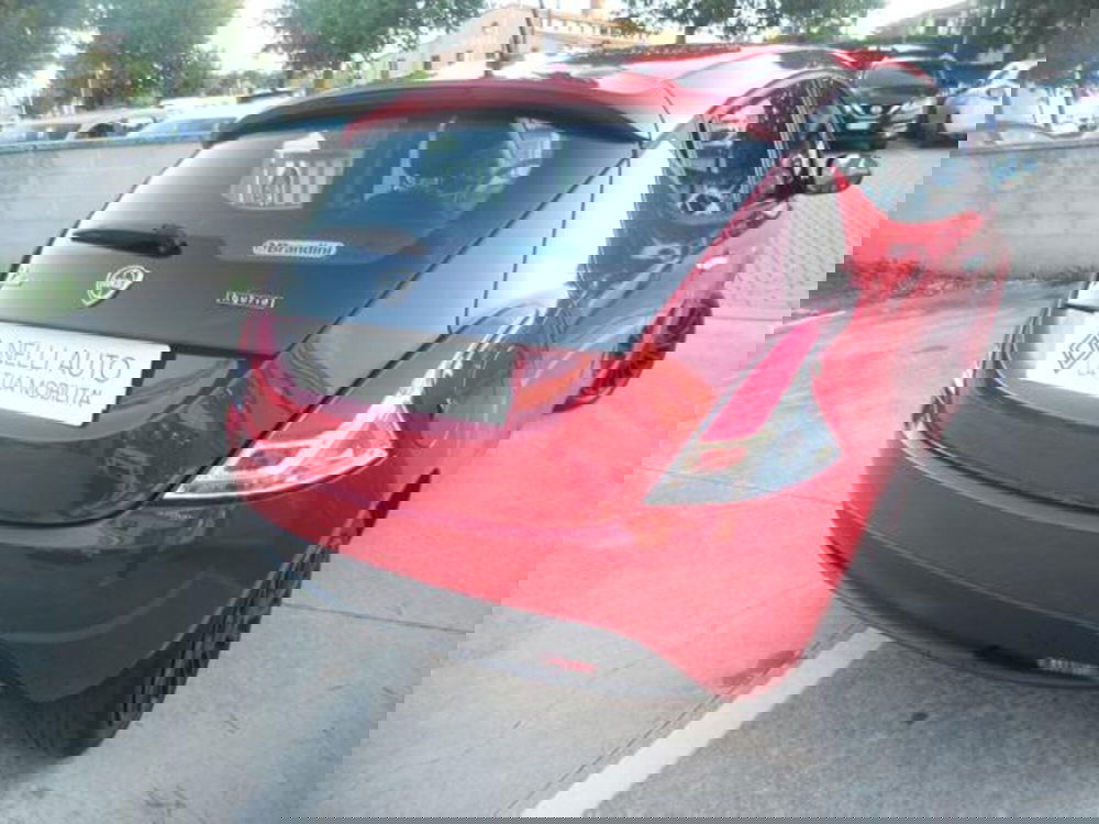 Lancia Ypsilon usata a Pisa (6)