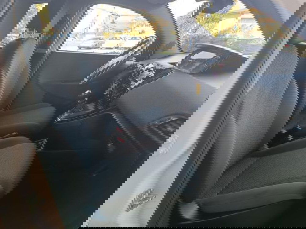 Lancia Ypsilon usata a Pisa (11)