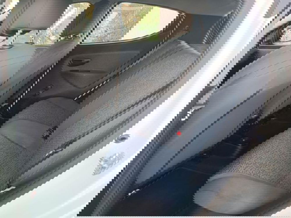 Lancia Ypsilon usata a Pisa (6)