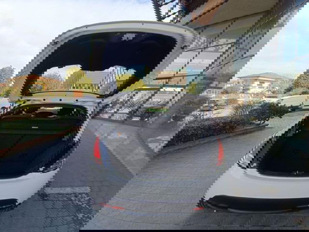 Lancia Ypsilon usata a Pisa (8)