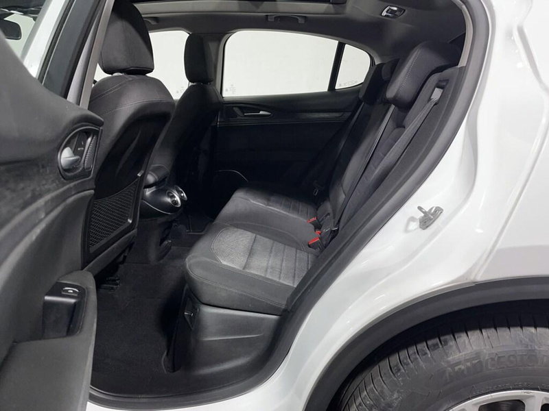 Alfa Romeo Stelvio usata a Sondrio (11)